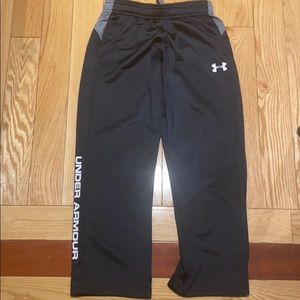 Boys Under Armour pants sz YSM small black EUC